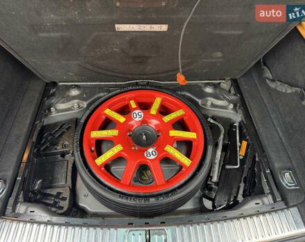 Серый Фольксваген Туарег, объемом двигателя 2.97 л и пробегом 285 тыс. км за 16990 $, фото 35 на Automoto.ua