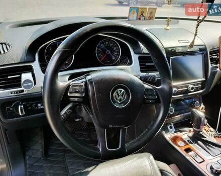 Серый Фольксваген Туарег, объемом двигателя 3 л и пробегом 278 тыс. км за 16999 $, фото 24 на Automoto.ua