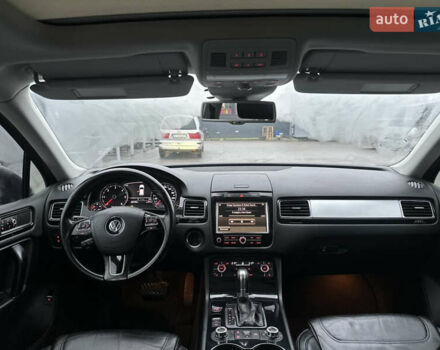 Сірий Фольксваген Туарег, об'ємом двигуна 3 л та пробігом 298 тис. км за 18500 $, фото 89 на Automoto.ua