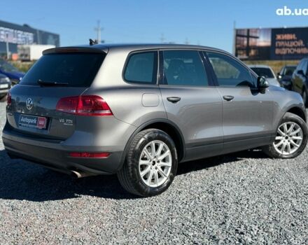 Серый Фольксваген Туарег, объемом двигателя 3 л и пробегом 294 тыс. км за 17890 $, фото 7 на Automoto.ua
