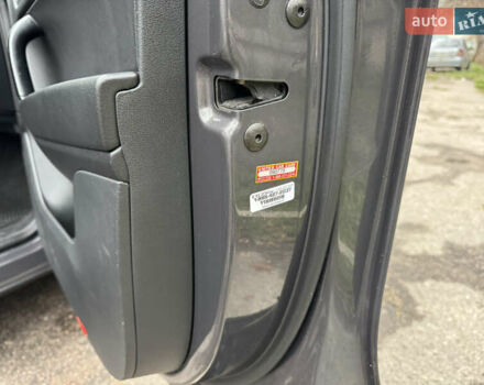 Серый Фольксваген Туарег, объемом двигателя 3 л и пробегом 260 тыс. км за 16700 $, фото 68 на Automoto.ua