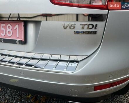 Серый Фольксваген Туарег, объемом двигателя 3 л и пробегом 232 тыс. км за 19700 $, фото 5 на Automoto.ua