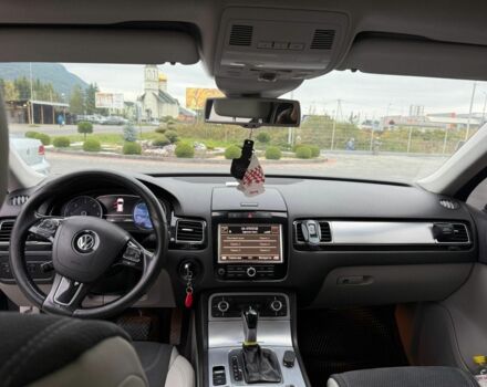 Серый Фольксваген Туарег, объемом двигателя 3 л и пробегом 277 тыс. км за 18300 $, фото 3 на Automoto.ua