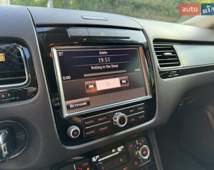 Сірий Фольксваген Туарег, об'ємом двигуна 2.97 л та пробігом 238 тис. км за 18300 $, фото 42 на Automoto.ua