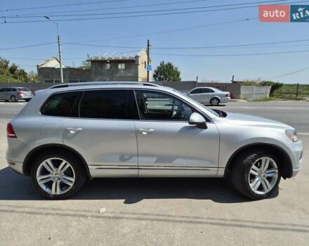 Серый Фольксваген Туарег, объемом двигателя 3 л и пробегом 215 тыс. км за 19300 $, фото 6 на Automoto.ua