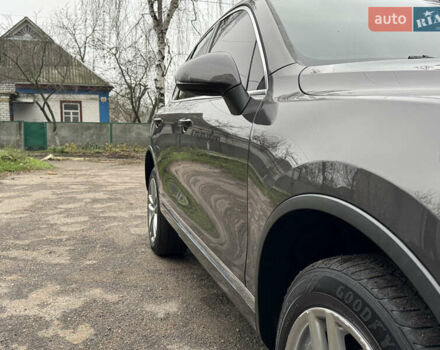 Серый Фольксваген Туарег, объемом двигателя 3 л и пробегом 260 тыс. км за 16700 $, фото 17 на Automoto.ua