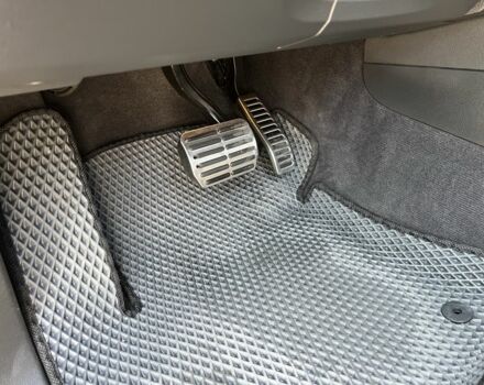 Серый Фольксваген Туарег, объемом двигателя 3 л и пробегом 253 тыс. км за 17000 $, фото 14 на Automoto.ua