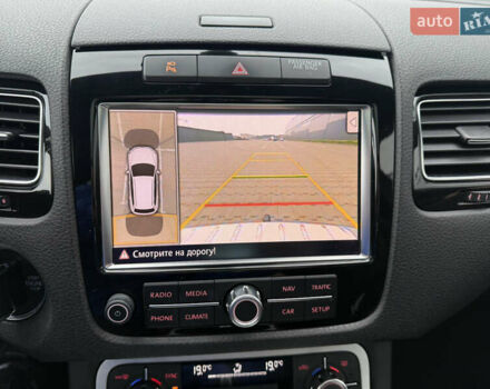 Сірий Фольксваген Туарег, об'ємом двигуна 3 л та пробігом 260 тис. км за 18700 $, фото 60 на Automoto.ua