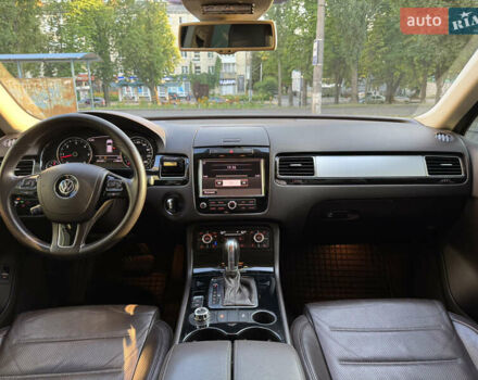 Сірий Фольксваген Туарег, об'ємом двигуна 2.97 л та пробігом 238 тис. км за 18300 $, фото 56 на Automoto.ua