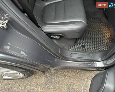 Серый Фольксваген Туарег, объемом двигателя 3 л и пробегом 260 тыс. км за 16700 $, фото 62 на Automoto.ua