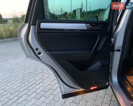 Сірий Фольксваген Туарег, об'ємом двигуна 2.97 л та пробігом 211 тис. км за 20299 $, фото 30 на Automoto.ua