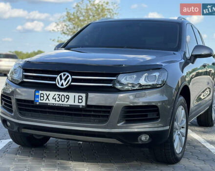 Сірий Фольксваген Туарег, об'ємом двигуна 2.97 л та пробігом 288 тис. км за 17700 $, фото 4 на Automoto.ua