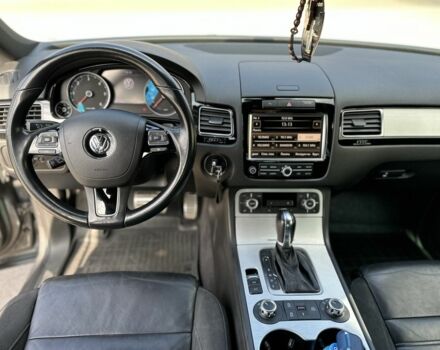 Серый Фольксваген Туарег, объемом двигателя 3 л и пробегом 225 тыс. км за 20000 $, фото 11 на Automoto.ua