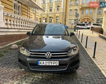 Серый Фольксваген Туарег, объемом двигателя 2.97 л и пробегом 300 тыс. км за 13400 $, фото 13 на Automoto.ua