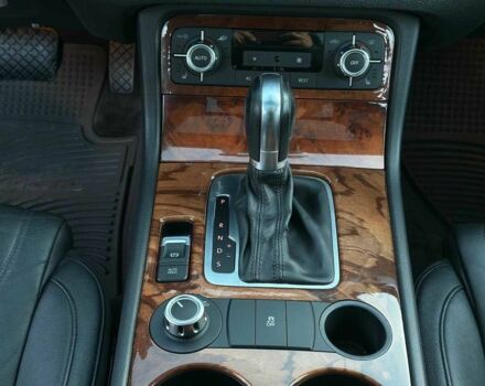 Серый Фольксваген Туарег, объемом двигателя 3 л и пробегом 296 тыс. км за 14490 $, фото 15 на Automoto.ua