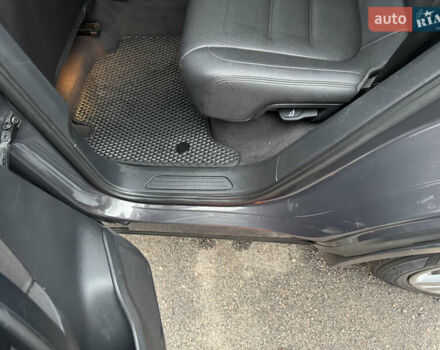 Серый Фольксваген Туарег, объемом двигателя 3 л и пробегом 260 тыс. км за 16700 $, фото 56 на Automoto.ua