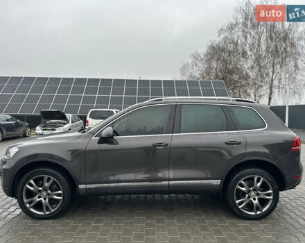 Сірий Фольксваген Туарег, об'ємом двигуна 3 л та пробігом 298 тис. км за 18500 $, фото 39 на Automoto.ua