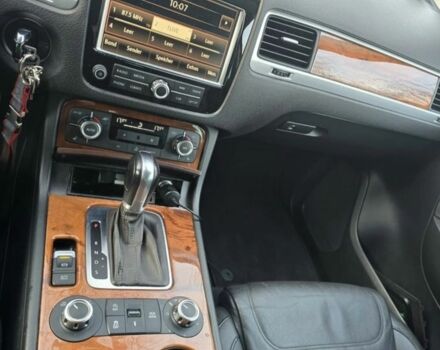 Серый Фольксваген Туарег, объемом двигателя 3 л и пробегом 238 тыс. км за 2248 $, фото 7 на Automoto.ua