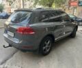 Сірий Фольксваген Туарег, об'ємом двигуна 2.97 л та пробігом 259 тис. км за 17500 $, фото 3 на Automoto.ua