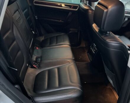 Серый Фольксваген Туарег, объемом двигателя 3 л и пробегом 220 тыс. км за 10750 $, фото 13 на Automoto.ua