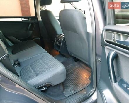 Сірий Фольксваген Туарег, об'ємом двигуна 2.97 л та пробігом 280 тис. км за 15769 $, фото 39 на Automoto.ua