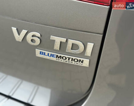 Сірий Фольксваген Туарег, об'ємом двигуна 3 л та пробігом 260 тис. км за 18700 $, фото 31 на Automoto.ua