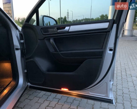 Сірий Фольксваген Туарег, об'ємом двигуна 2.97 л та пробігом 211 тис. км за 20299 $, фото 25 на Automoto.ua