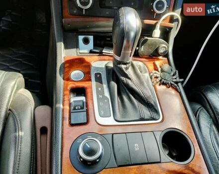 Серый Фольксваген Туарег, объемом двигателя 3 л и пробегом 278 тыс. км за 16999 $, фото 25 на Automoto.ua