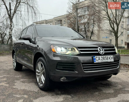 Серый Фольксваген Туарег, объемом двигателя 3 л и пробегом 260 тыс. км за 16700 $, фото 4 на Automoto.ua