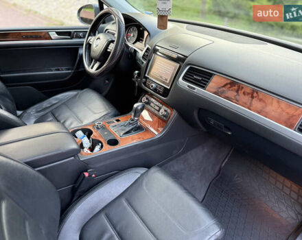 Сірий Фольксваген Туарег, об'ємом двигуна 2.97 л та пробігом 250 тис. км за 18500 $, фото 19 на Automoto.ua