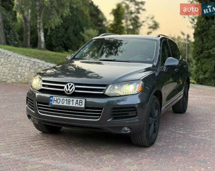 Сірий Фольксваген Туарег, об'ємом двигуна 2.97 л та пробігом 250 тис. км за 18500 $, фото 2 на Automoto.ua