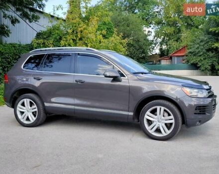 Серый Фольксваген Туарег, объемом двигателя 3 л и пробегом 278 тыс. км за 16999 $, фото 5 на Automoto.ua