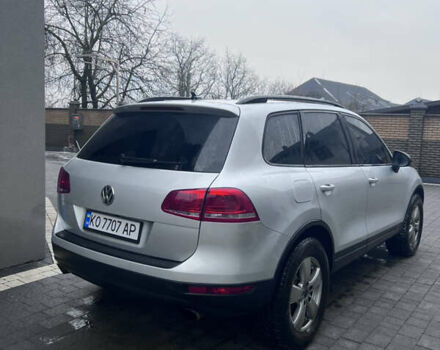 Серый Фольксваген Туарег, объемом двигателя 2.97 л и пробегом 281 тыс. км за 18000 $, фото 3 на Automoto.ua