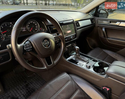 Сірий Фольксваген Туарег, об'ємом двигуна 2.97 л та пробігом 238 тис. км за 18300 $, фото 47 на Automoto.ua