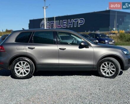 Серый Фольксваген Туарег, объемом двигателя 3 л и пробегом 294 тыс. км за 17890 $, фото 9 на Automoto.ua