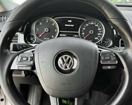 Серый Фольксваген Туарег, объемом двигателя 3 л и пробегом 286 тыс. км за 17900 $, фото 8 на Automoto.ua