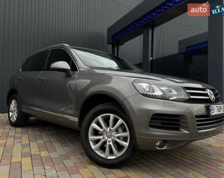 Серый Фольксваген Туарег, объемом двигателя 2.97 л и пробегом 360 тыс. км за 17500 $, фото 4 на Automoto.ua