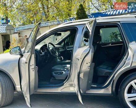 Серый Фольксваген Туарег, объемом двигателя 2.97 л и пробегом 179 тыс. км за 16900 $, фото 7 на Automoto.ua