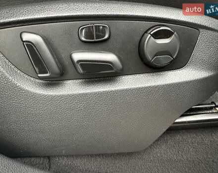 Серый Фольксваген Туарег, объемом двигателя 2.97 л и пробегом 297 тыс. км за 21500 $, фото 9 на Automoto.ua