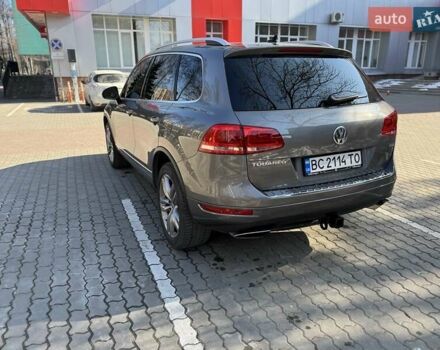 Сірий Фольксваген Туарег, об'ємом двигуна 2.97 л та пробігом 247 тис. км за 19200 $, фото 4 на Automoto.ua