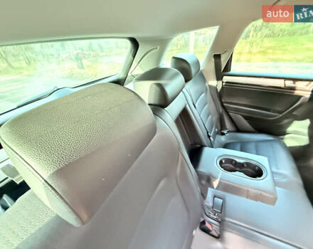 Сірий Фольксваген Туарег, об'ємом двигуна 3.6 л та пробігом 225 тис. км за 12500 $, фото 42 на Automoto.ua