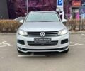 Серый Фольксваген Туарег, объемом двигателя 2.97 л и пробегом 223 тыс. км за 20490 $, фото 2 на Automoto.ua