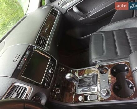 Серый Фольксваген Туарег, объемом двигателя 3.6 л и пробегом 179 тыс. км за 19000 $, фото 9 на Automoto.ua