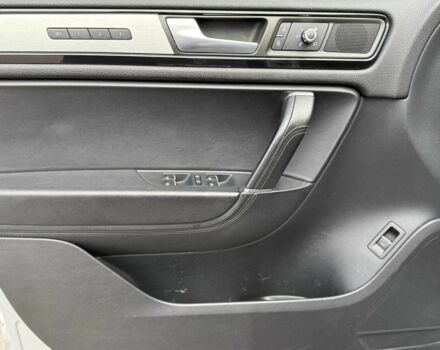 Сірий Фольксваген Туарег, об'ємом двигуна 3 л та пробігом 226 тис. км за 18000 $, фото 15 на Automoto.ua