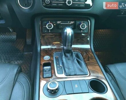 Серый Фольксваген Туарег, объемом двигателя 2.97 л и пробегом 177 тыс. км за 22000 $, фото 14 на Automoto.ua