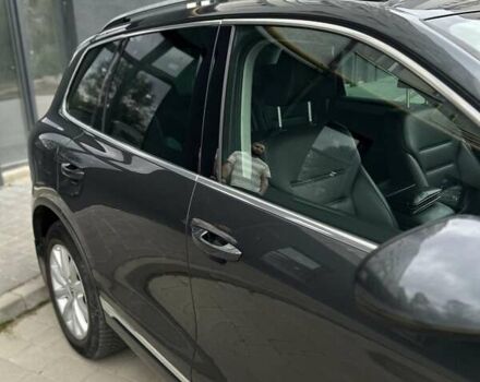 Серый Фольксваген Туарег, объемом двигателя 2.97 л и пробегом 210 тыс. км за 18500 $, фото 8 на Automoto.ua