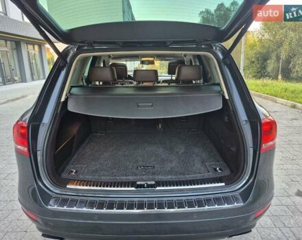 Серый Фольксваген Туарег, объемом двигателя 2.97 л и пробегом 248 тыс. км за 16500 $, фото 19 на Automoto.ua