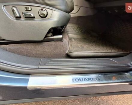 Серый Фольксваген Туарег, объемом двигателя 3 л и пробегом 235 тыс. км за 25000 $, фото 19 на Automoto.ua
