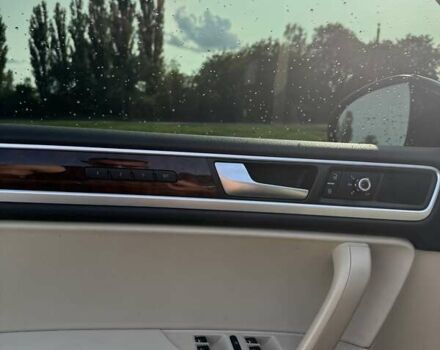 Серый Фольксваген Туарег, объемом двигателя 2.97 л и пробегом 174 тыс. км за 19000 $, фото 17 на Automoto.ua