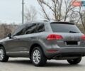 Серый Фольксваген Туарег, объемом двигателя 3 л и пробегом 220 тыс. км за 14900 $, фото 3 на Automoto.ua